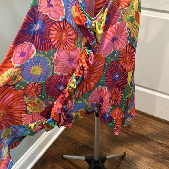 Leifsdottir, Floral print trapeze tank, 100% silk. Size 2 - Picture 3 of 8